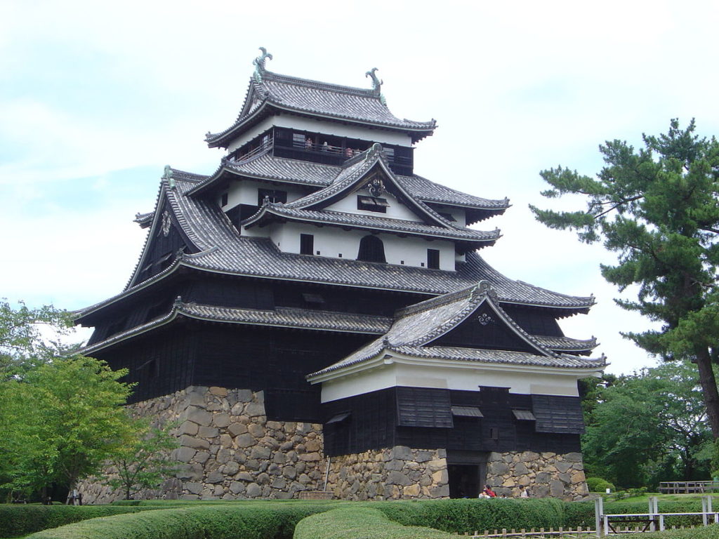 Le tenshu du chateau de Matsue, une des inspirations pour le tenshu de Genshin Impact