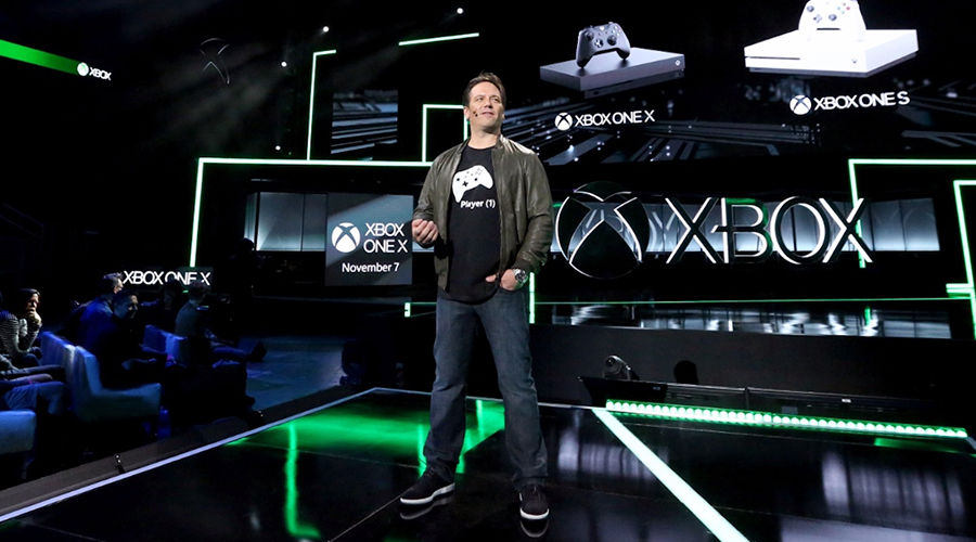 La scène de la conférence Microsoft lors de l'annonce des Xbox One X et One S